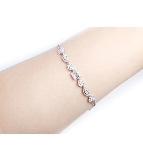 Silver splendor of bracelet